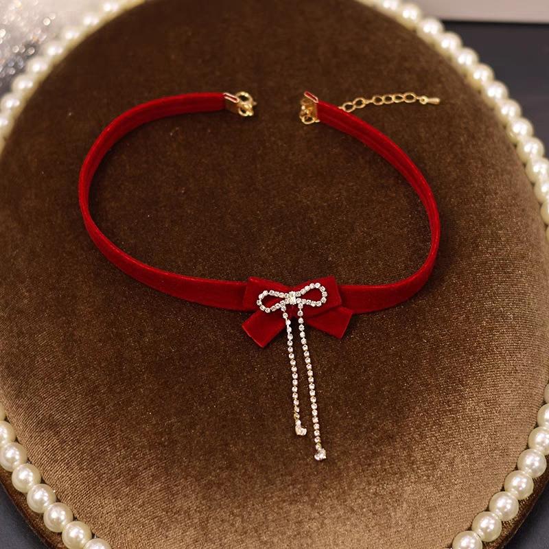 Vintage Red Velvet Imitation Diamond Chocker