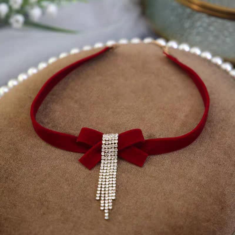 Vintage Red Velvet Imitation Diamond Chocker