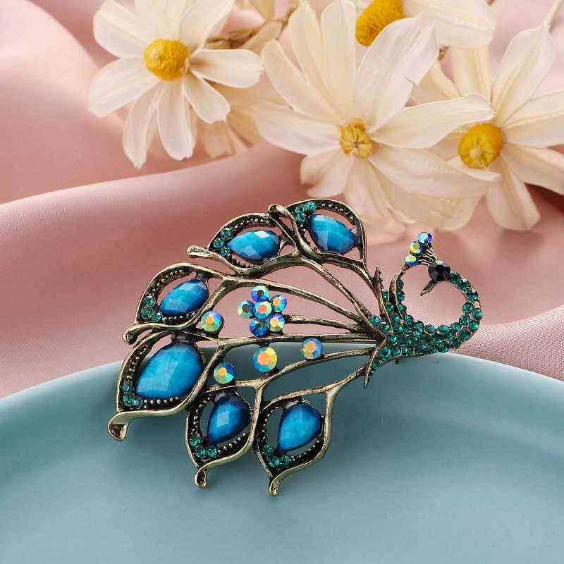 Vintage Luxurious Peacock Sapphire Brooch