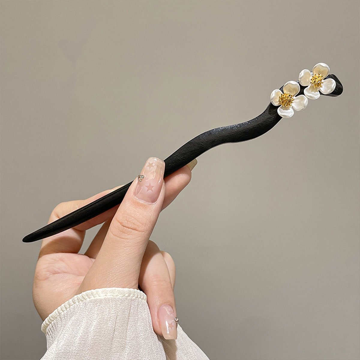 Elegant bridesmaid hair pin with white flowers