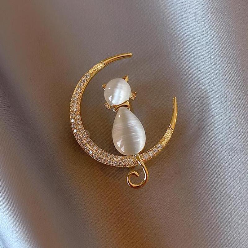 Elegant Crescent Moon Cat Brooch