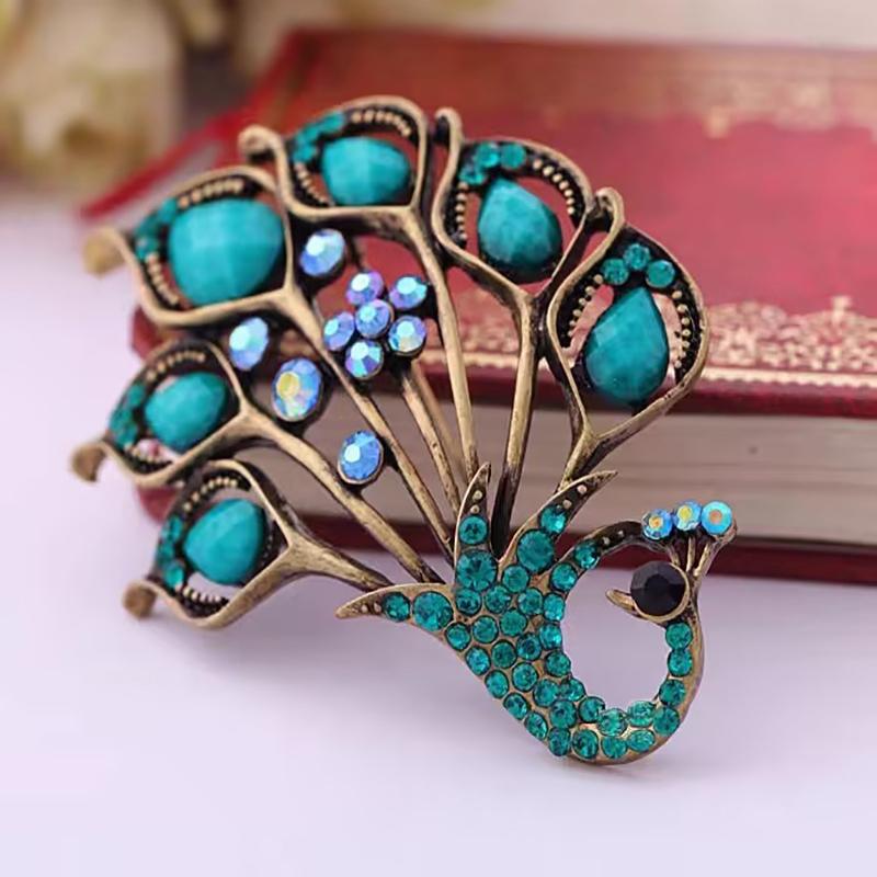 Vintage Luxurious Peacock Sapphire Brooch